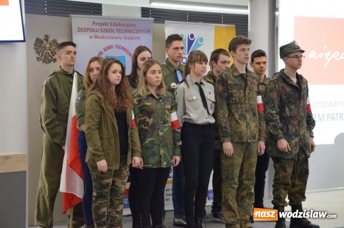 Zdjęcie w galerii na portalu naszwodzislaw.com: Podsumowanie projektu edukacyjnego Jestem Patriotą wiadomości z regionu
