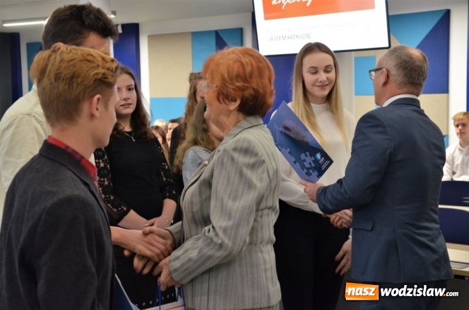 Zdjęcie w galerii na portalu naszwodzislaw.com: Podsumowanie projektu edukacyjnego Jestem Patriotą wiadomości z regionu