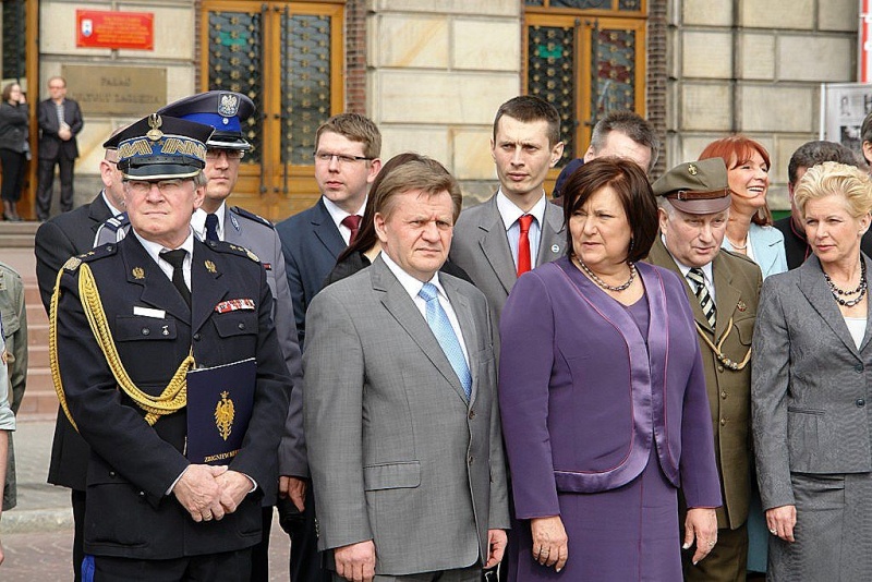 Zdjęcie w galerii na portalu naszwodzislaw.com: Prezydent razem z harcerzami wiadomości z regionu