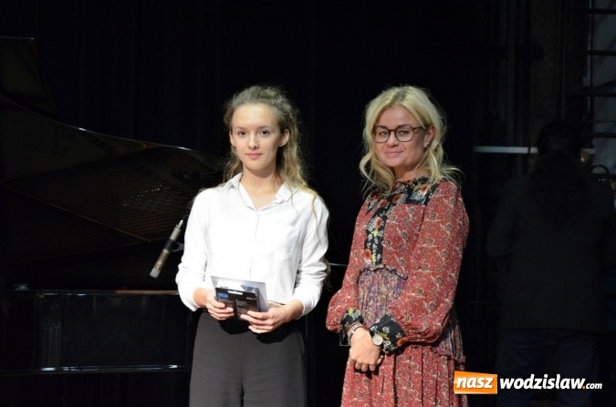 Zdjęcie w galerii na portalu naszwodzislaw.com: XI Edycja Powiatowego Konkursu Piosenki Obcojęzycznej Cantemus za nami wiadomości z regionu