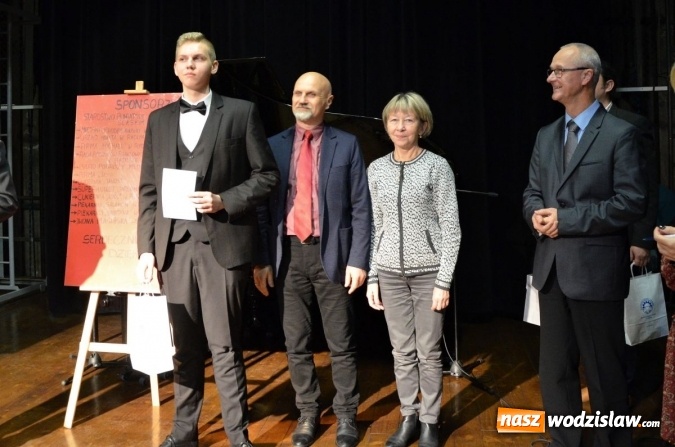 Zdjęcie w galerii na portalu naszwodzislaw.com: XI Edycja Powiatowego Konkursu Piosenki Obcojęzycznej Cantemus za nami wiadomości z regionu