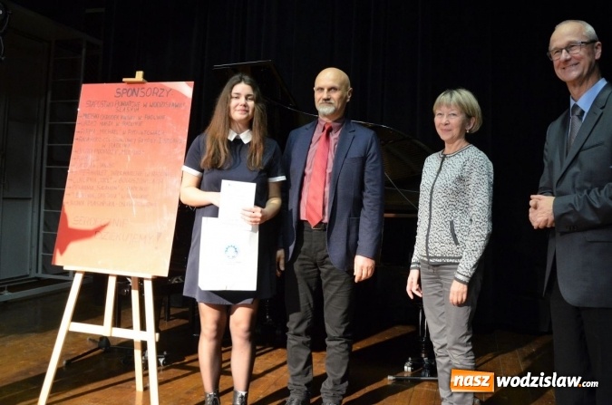 Zdjęcie w galerii na portalu naszwodzislaw.com: XI Edycja Powiatowego Konkursu Piosenki Obcojęzycznej Cantemus za nami wiadomości z regionu