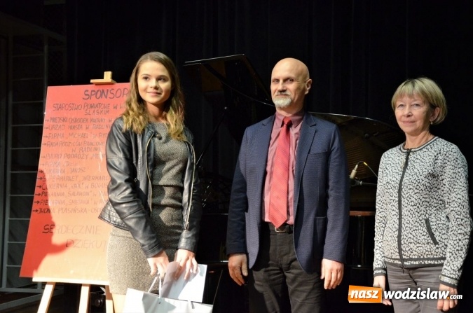 Zdjęcie w galerii na portalu naszwodzislaw.com: XI Edycja Powiatowego Konkursu Piosenki Obcojęzycznej Cantemus za nami wiadomości z regionu