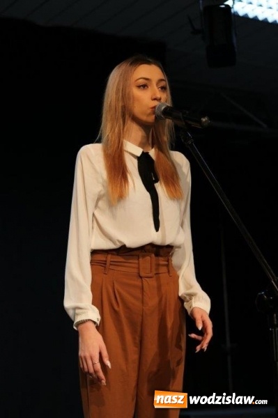 Zdjęcie w galerii na portalu naszwodzislaw.com: Artystyczna drużyna ZST w półfinale konkursu Pojedynek na Słowa wiadomości z regionu