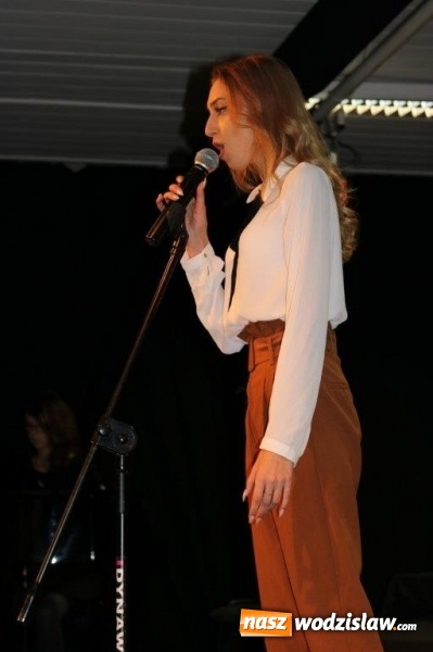 Zdjęcie w galerii na portalu naszwodzislaw.com: Artystyczna drużyna ZST w półfinale konkursu Pojedynek na Słowa wiadomości z regionu