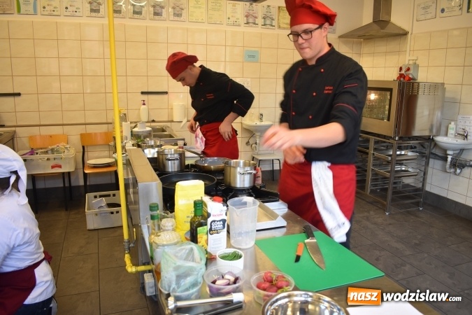 Zdjęcie w galerii na portalu naszwodzislaw.com: VIII Śląska Jesień Kulinarna w ZSE w Wodzisławiu Śląskim wiadomości z regionu