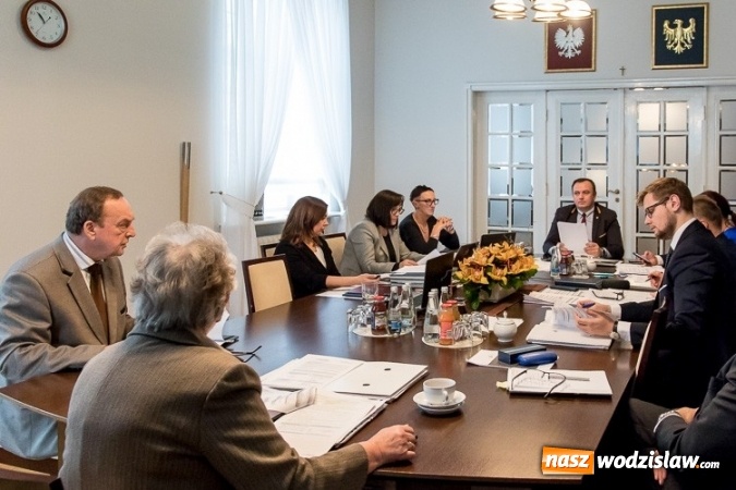 Zdjęcie w galerii na portalu naszwodzislaw.com: Tak obradował zarząd województwa podczas pierwszego posiedzenia  wiadomości z regionu