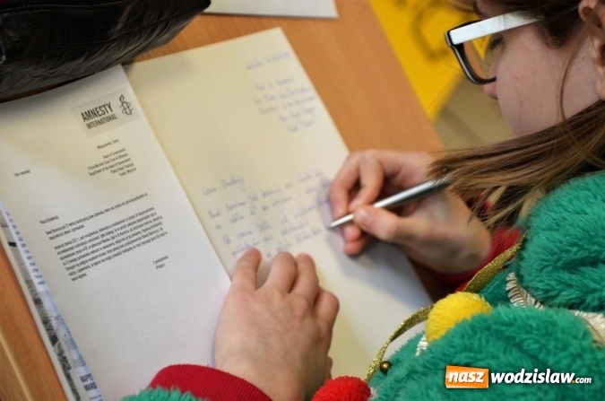 Zdjęcie w galerii na portalu naszwodzislaw.com: Maraton Pisania Listów w Tischnerze za nami! wiadomości z regionu