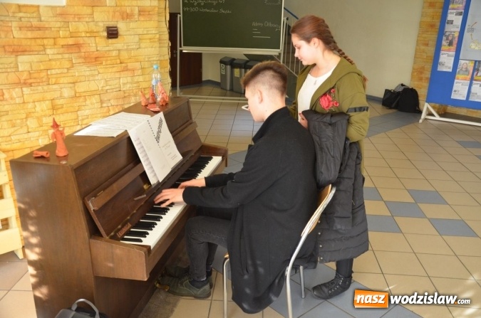 Zdjęcie w galerii na portalu naszwodzislaw.com: Maraton Pisania Listów w Tischnerze za nami! wiadomości z regionu