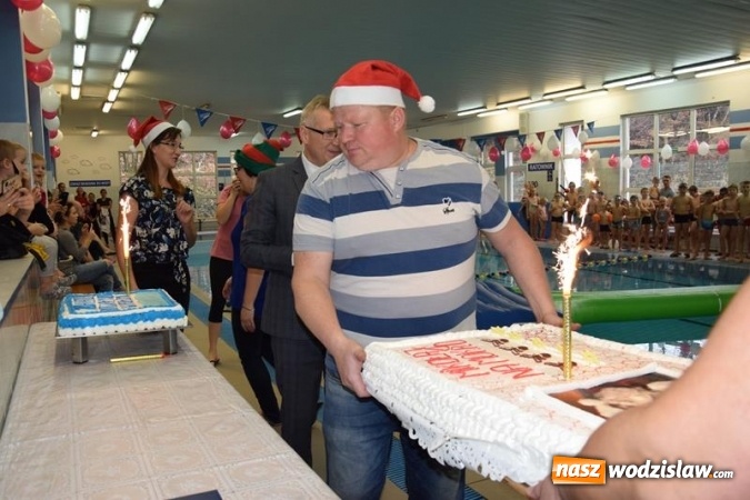 Zdjęcie w galerii na portalu naszwodzislaw.com: 20-lecie Krytej Pływalni w Połomi z Mikołajem wiadomości z regionu