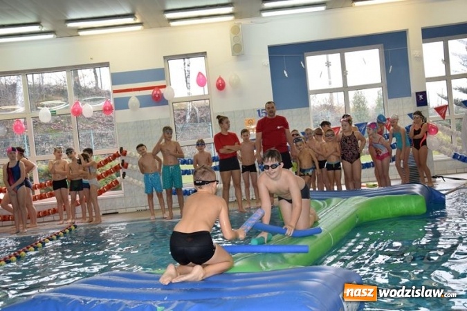 Zdjęcie w galerii na portalu naszwodzislaw.com: 20-lecie Krytej Pływalni w Połomi z Mikołajem wiadomości z regionu