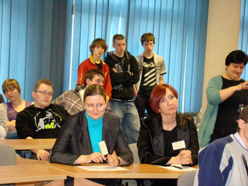 Zdjęcie w galerii na portalu naszwodzislaw.com: SZPUNTEM w dół wiadomości z regionu