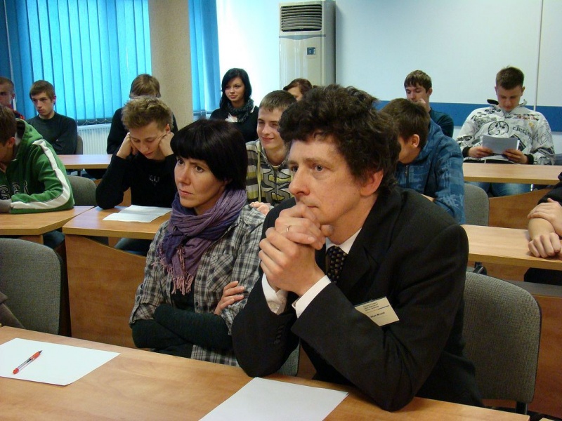 Zdjęcie w galerii na portalu naszwodzislaw.com: SZPUNTEM w dół wiadomości z regionu