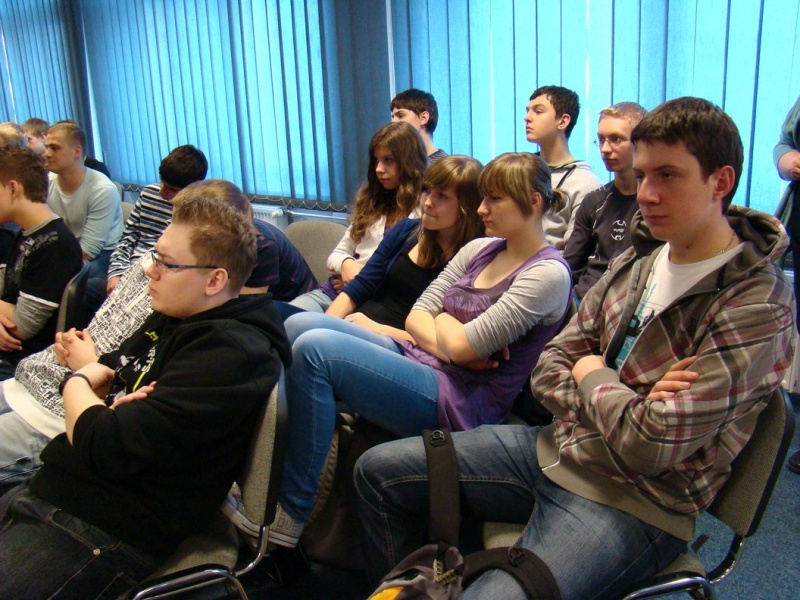 Zdjęcie w galerii na portalu naszwodzislaw.com: SZPUNTEM w dół wiadomości z regionu