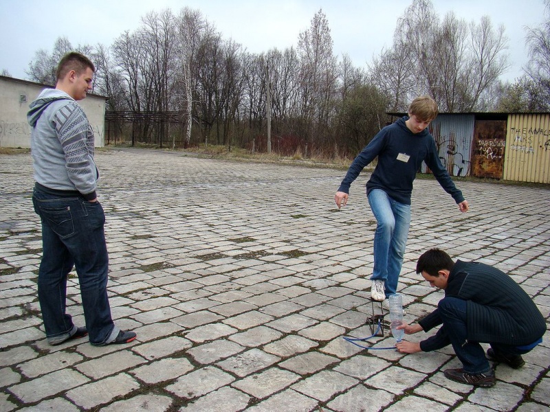 Zdjęcie w galerii na portalu naszwodzislaw.com: SZPUNTEM w dół wiadomości z regionu