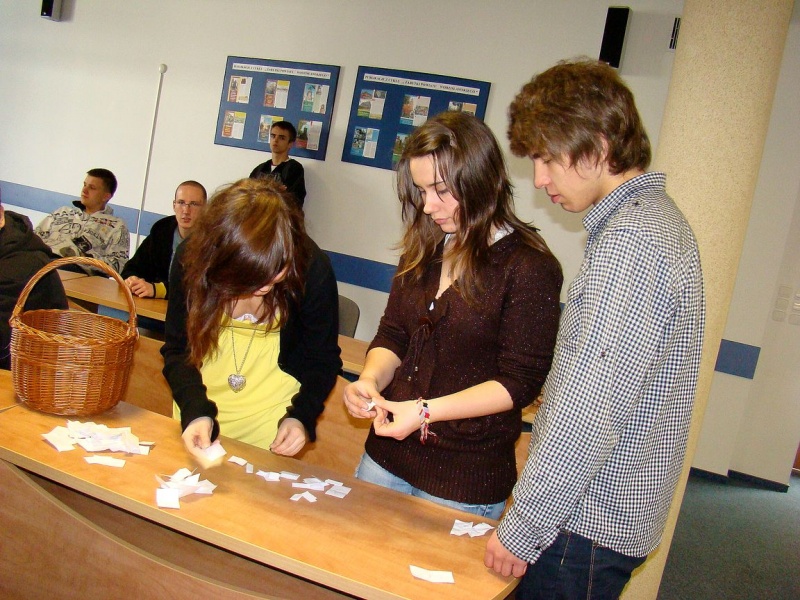 Zdjęcie w galerii na portalu naszwodzislaw.com: SZPUNTEM w dół wiadomości z regionu