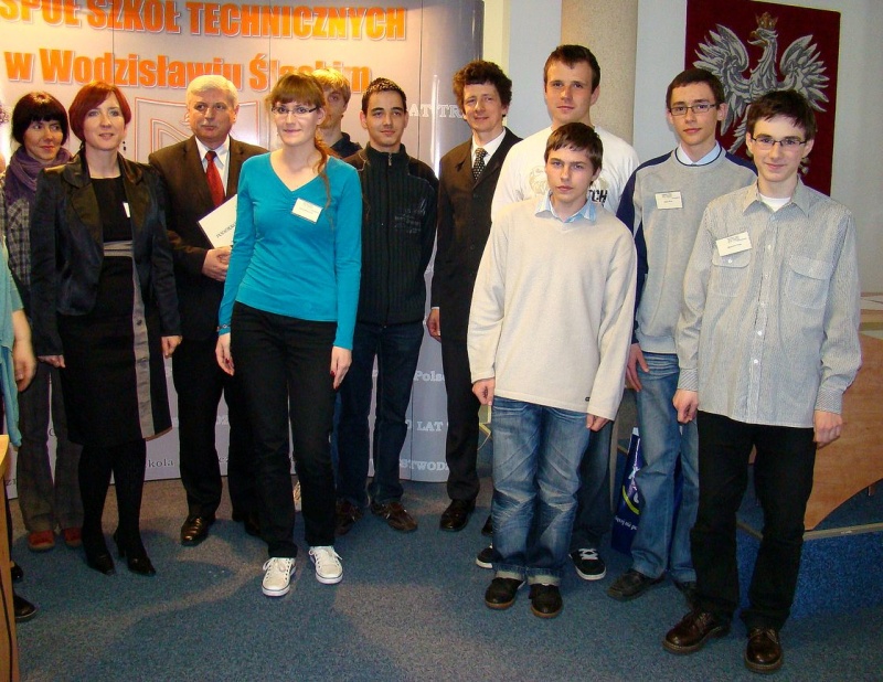 Zdjęcie w galerii na portalu naszwodzislaw.com: SZPUNTEM w dół wiadomości z regionu