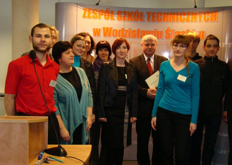 Zdjęcie w galerii na portalu naszwodzislaw.com: SZPUNTEM w dół wiadomości z regionu