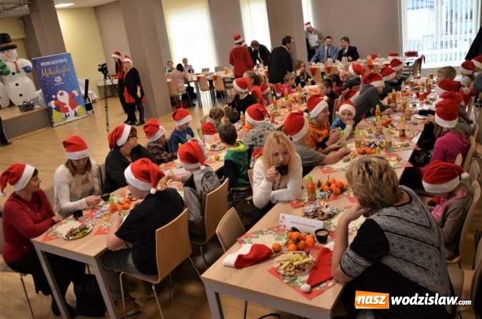 Zdjęcie w galerii na portalu naszwodzislaw.com: Powiatowe Mikołajki w Śnieżnej Krainie wiadomości z regionu