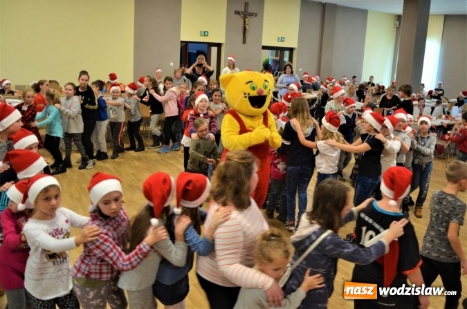 Zdjęcie w galerii na portalu naszwodzislaw.com: Powiatowe Mikołajki w Śnieżnej Krainie wiadomości z regionu
