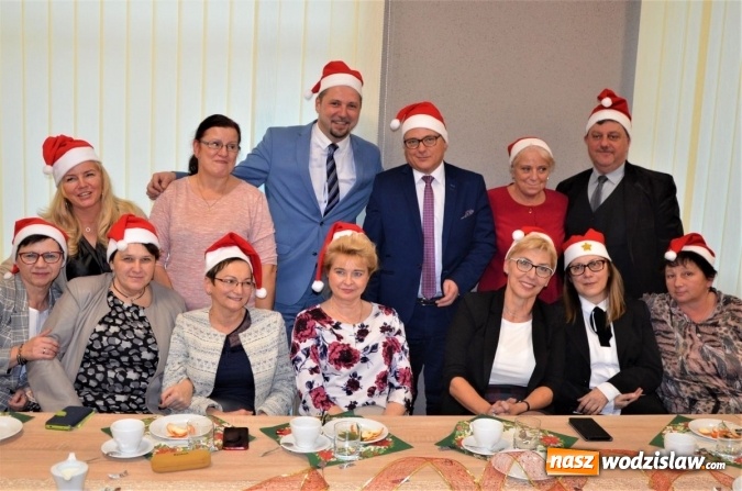 Zdjęcie w galerii na portalu naszwodzislaw.com: Powiatowe Mikołajki w Śnieżnej Krainie wiadomości z regionu