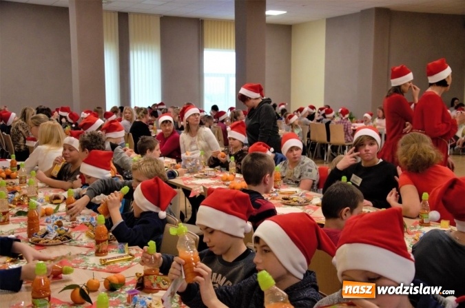 Zdjęcie w galerii na portalu naszwodzislaw.com: Powiatowe Mikołajki w Śnieżnej Krainie wiadomości z regionu