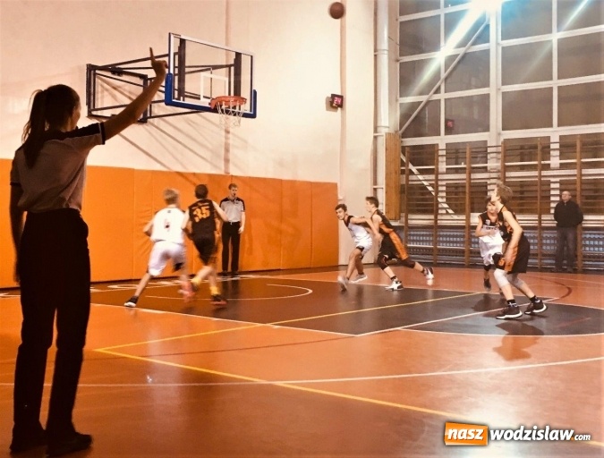 Zdjęcie w galerii na portalu naszwodzislaw.com: Wodzisławscy koszykarze zwycięzcy w Katowicach. Koncertowy mecz Mikołaja Rducha wiadomości z regionu