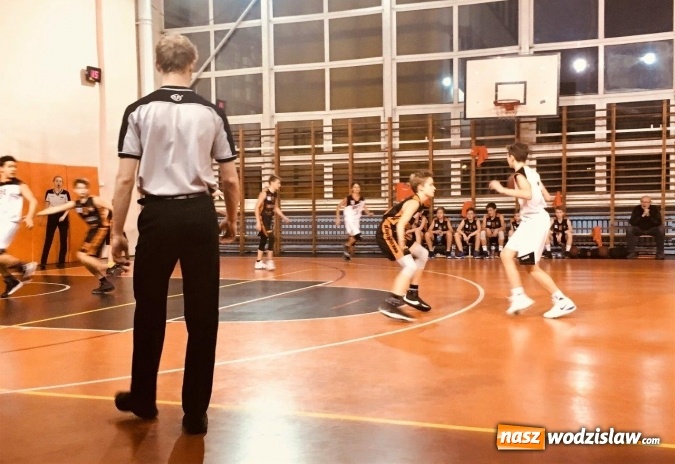 Zdjęcie w galerii na portalu naszwodzislaw.com: Wodzisławscy koszykarze zwycięzcy w Katowicach. Koncertowy mecz Mikołaja Rducha wiadomości z regionu