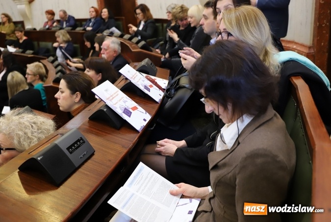 Zdjęcie w galerii na portalu naszwodzislaw.com: FAMI, czyli wsparcie dla cudzoziemców wiadomości z regionu
