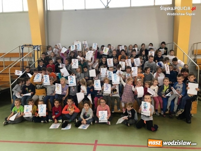 Zdjęcie w galerii na portalu naszwodzislaw.com: Wodzisławscy uczniowie i przedszkolacy bili rekord Polski w kolorowaniu Sznupka wiadomości z regionu