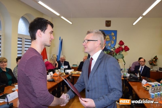 Zdjęcie w galerii na portalu naszwodzislaw.com: Po sesji Rady Gminy. Budżet na 2019 i stypendia dla najzdolniejszych studentów wiadomości z regionu