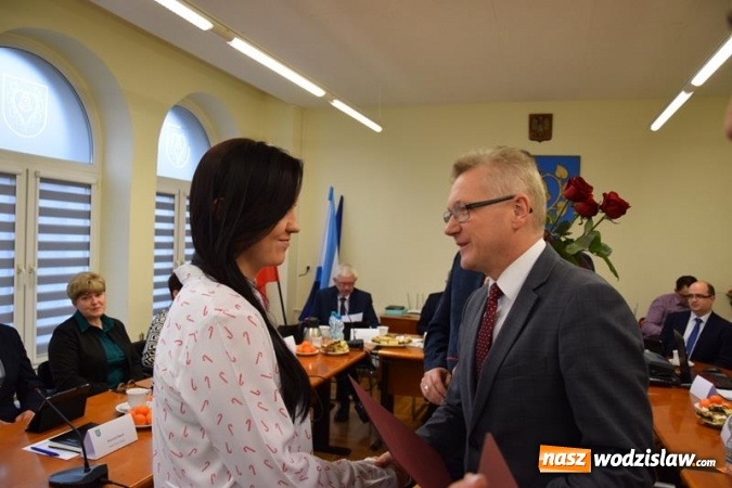 Zdjęcie w galerii na portalu naszwodzislaw.com: Po sesji Rady Gminy. Budżet na 2019 i stypendia dla najzdolniejszych studentów wiadomości z regionu