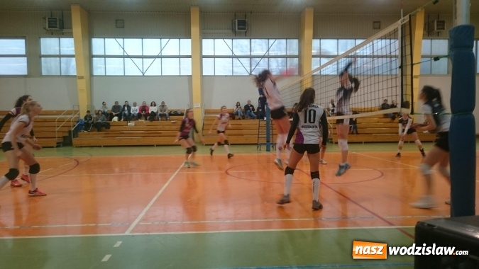 Zdjęcie w galerii na portalu naszwodzislaw.com: Wodzisławska  Zorza ponownie najlepsza w Świątecznym Turnieju Piłki Siatkowej Kadetek wiadomości z regionu