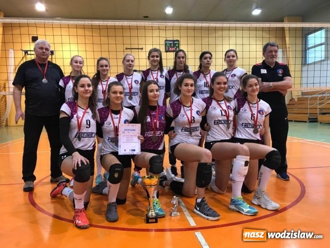 Zdjęcie w galerii na portalu naszwodzislaw.com: Wodzisławska  Zorza ponownie najlepsza w Świątecznym Turnieju Piłki Siatkowej Kadetek wiadomości z regionu