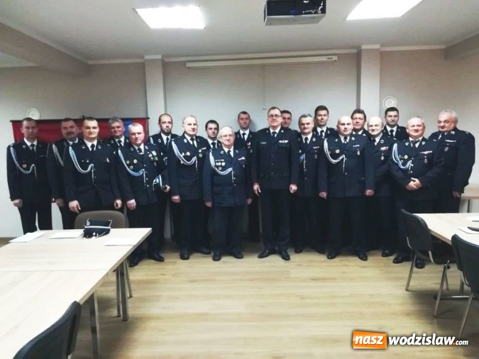 Zdjęcie w galerii na portalu naszwodzislaw.com: Strażacy dostali rabat na paliwo wiadomości z regionu