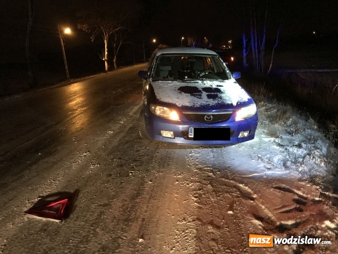 Zdjęcie w galerii na portalu naszwodzislaw.com: Tańczący na lodzie. DW 933 zamknięta z powodu oblodzenia  wiadomości z regionu