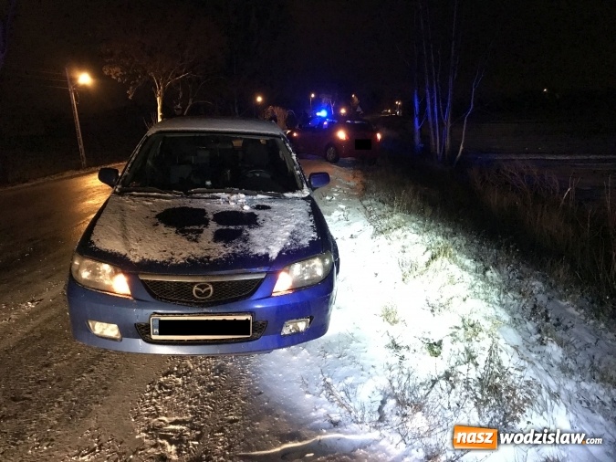 Zdjęcie w galerii na portalu naszwodzislaw.com: Tańczący na lodzie. DW 933 zamknięta z powodu oblodzenia  wiadomości z regionu