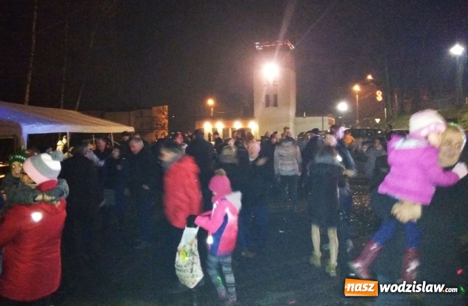 Zdjęcie w galerii na portalu naszwodzislaw.com: W Mszanie i Połomi świętowano Nowy Rok pod chmurką wiadomości z regionu