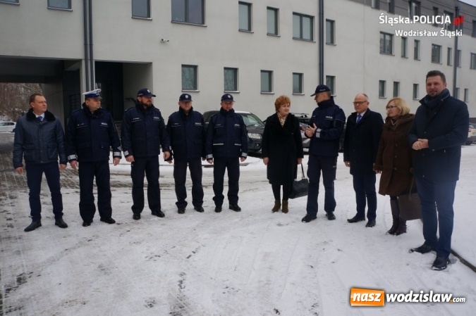 Zdjęcie w galerii na portalu naszwodzislaw.com: Nowe radiowozy dla wodzisławskich policjantów wiadomości z regionu