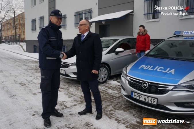Zdjęcie w galerii na portalu naszwodzislaw.com: Nowe radiowozy dla wodzisławskich policjantów wiadomości z regionu