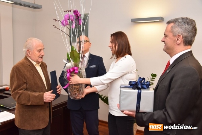 Zdjęcie w galerii na portalu naszwodzislaw.com: Po sześćdziesięciu latach aktywności czas na zasłużoną emeryturę wiadomości z regionu