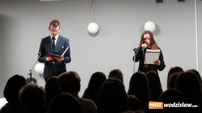 Zdjęcie w galerii na portalu naszwodzislaw.com: III koncert kolęd i pastorałek w wodzisławskim Ekonomiku wiadomości z regionu