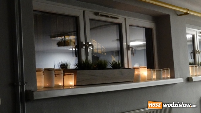 Zdjęcie w galerii na portalu naszwodzislaw.com: III koncert kolęd i pastorałek w wodzisławskim Ekonomiku wiadomości z regionu