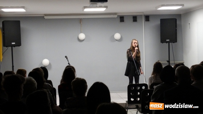 Zdjęcie w galerii na portalu naszwodzislaw.com: III koncert kolęd i pastorałek w wodzisławskim Ekonomiku wiadomości z regionu