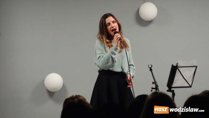 Zdjęcie w galerii na portalu naszwodzislaw.com: III koncert kolęd i pastorałek w wodzisławskim Ekonomiku wiadomości z regionu