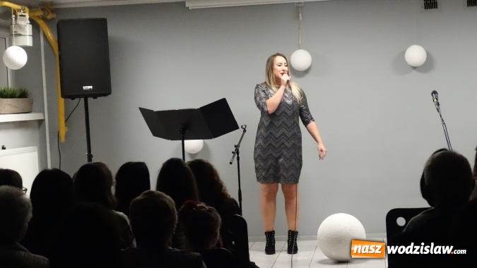 Zdjęcie w galerii na portalu naszwodzislaw.com: III koncert kolęd i pastorałek w wodzisławskim Ekonomiku wiadomości z regionu