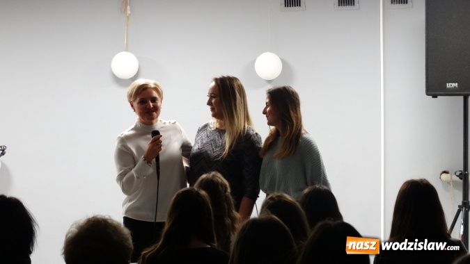 Zdjęcie w galerii na portalu naszwodzislaw.com: III koncert kolęd i pastorałek w wodzisławskim Ekonomiku wiadomości z regionu