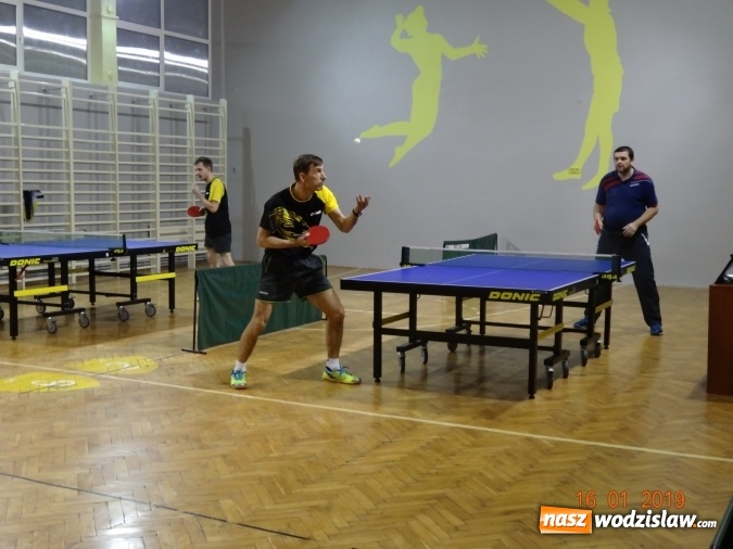 Zdjęcie w galerii na portalu naszwodzislaw.com: Pierwszy mecz i pierwsze zwycięstwo Relaksu wiadomości z regionu