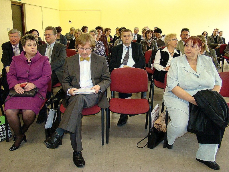 Zdjęcie w galerii na portalu naszwodzislaw.com: Na AHE dyskutowali o reformie wiadomości z regionu