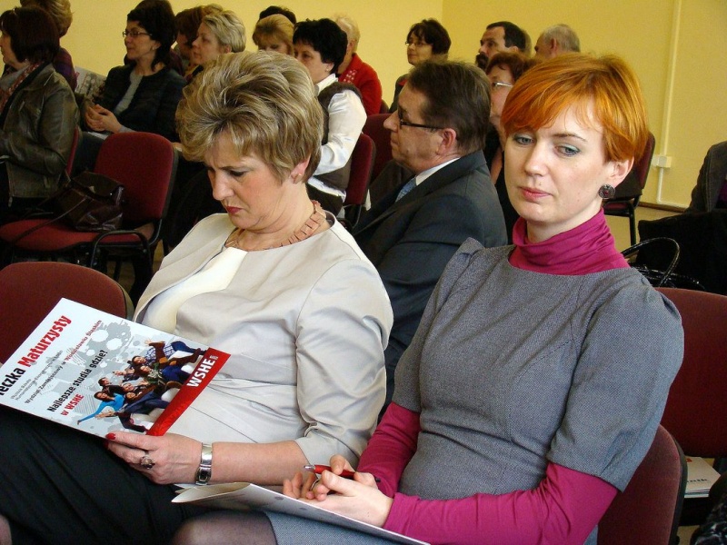 Zdjęcie w galerii na portalu naszwodzislaw.com: Na AHE dyskutowali o reformie wiadomości z regionu